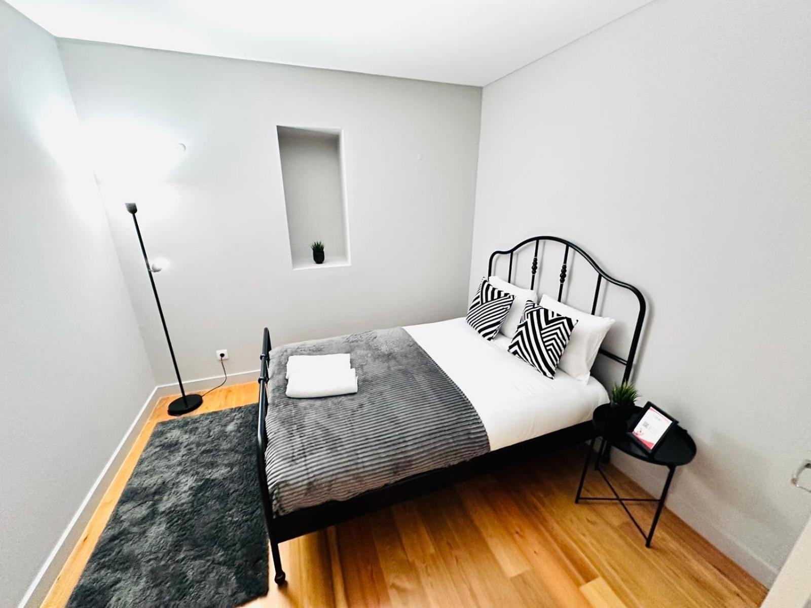 The Eca De Queiroz House - No Cv E - Three-bedroom Apartamento